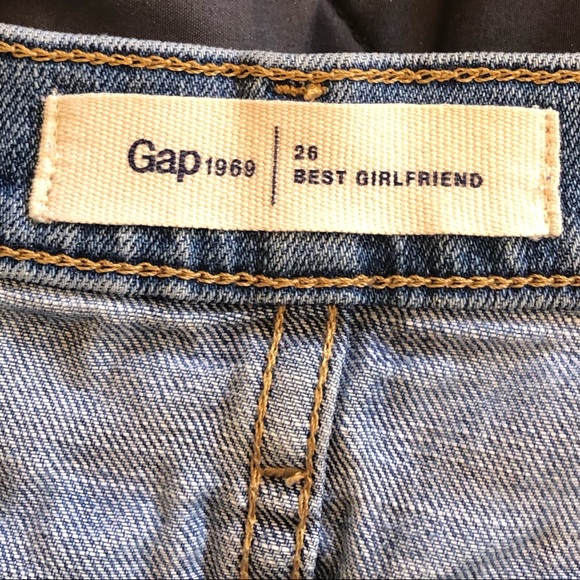 Distressed light wash cropped jeans, medium waist - Picture 3 of 8